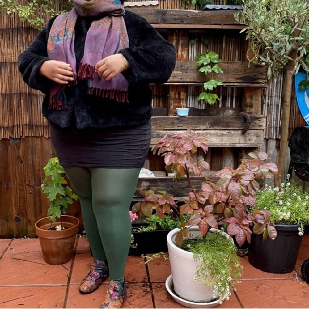 Ladies opaque Green tights - Size G - Brand New -